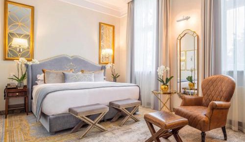 Deluxe King Room