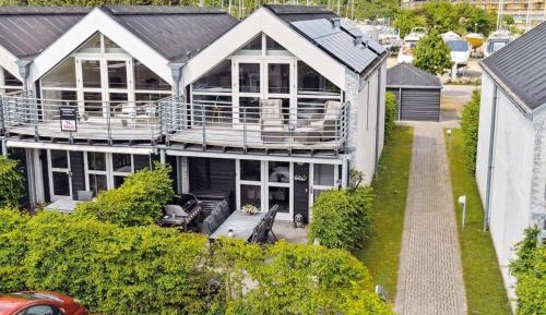 Three-Bedroom Vacation Home 