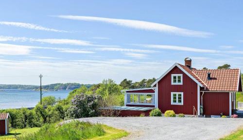 One-Bedroom Holiday Home