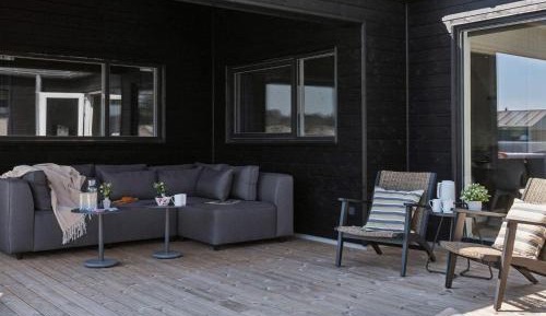 Seven-Bedroom Holiday Home