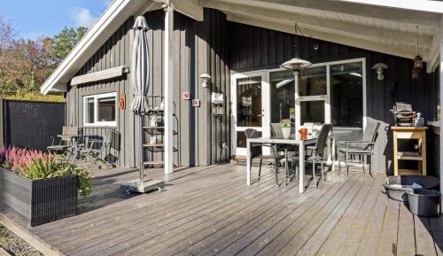 Three-Bedroom Holiday Home 