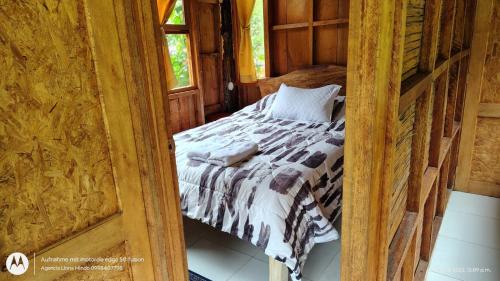 Standard Twin Room with Mountain View