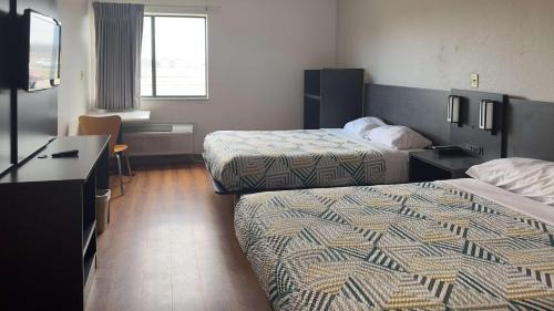 Queen Room with Two Queen Beds - Non-Smoking