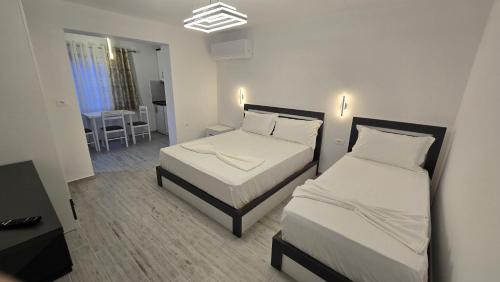 Deluxe Double Room (2 Adults + 1 Child)