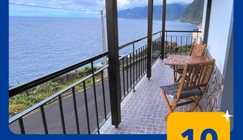 One-Bedroom Apartment with Sea View and Balcony