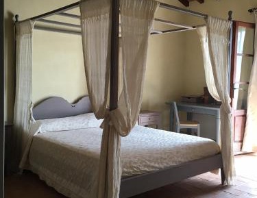 One-Bedroom Apartment with Pool View