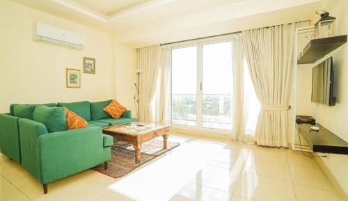 Deluxe One-Bedroom Apartment