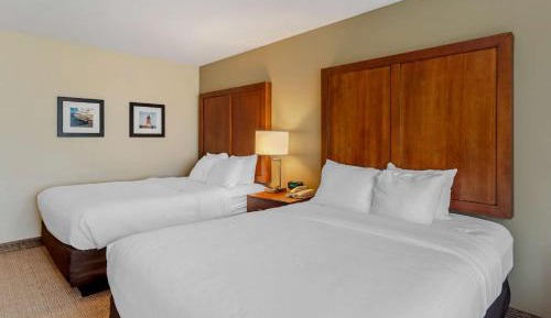 Queen Room with Two Queen Beds - Non-Smoking