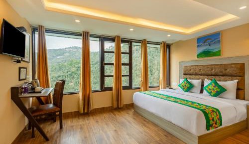Deluxe Room with Valley View