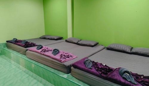 Bungalow (12 Adults)