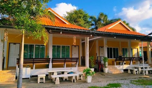 Bungalow (8 Adults)