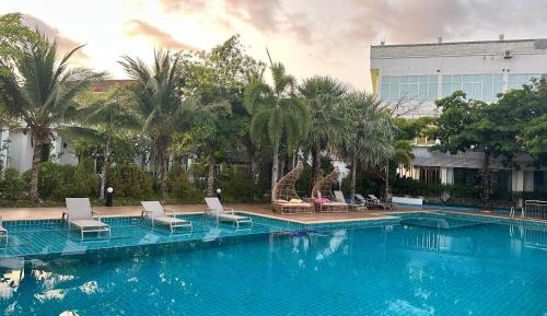 Studio with Garden View