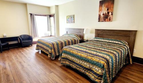 Queen Suite with Two Queen Beds ADA Accessible
