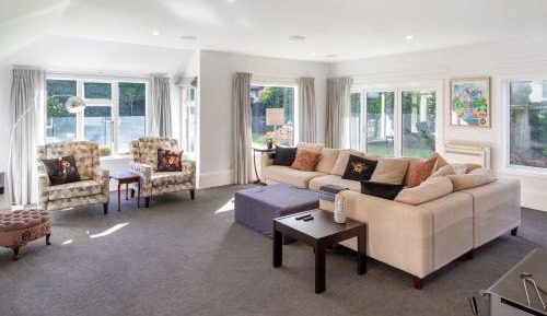 Five-Bedroom Apartment