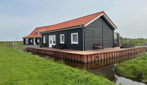 Three-Bedroom Holiday Home 