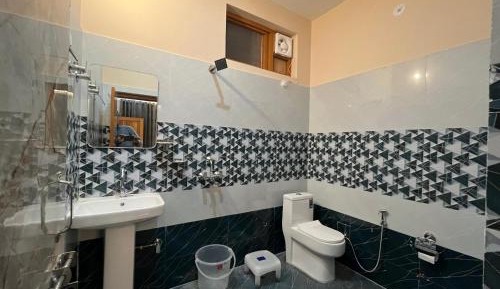 Deluxe Double or Twin Room with Mountain View