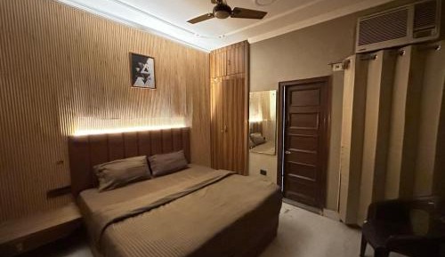 Deluxe King Suite