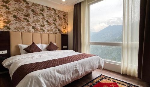 King Room with Mountain View