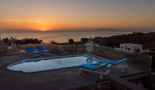 Three Bedroom Apartment with Private Pool and Sunrise View