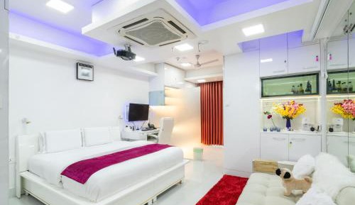 Studio with Balcony