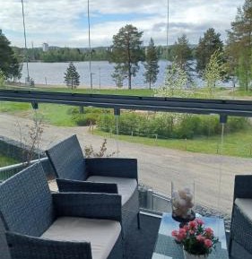 Apartment with Lake View