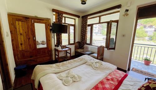 Double Room with Mountain View