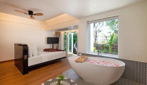 Sunbird - Premium Room with Bathtub and Garden
