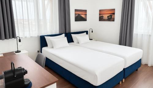 Deluxe Double or Twin Room with Balcony