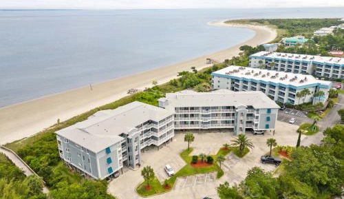Three-Bedroom Apartment with Water View