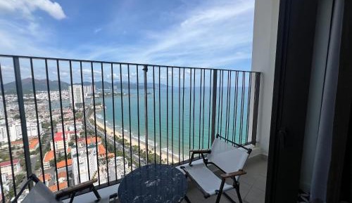 Three-Bedroom Apartment with Ocean View