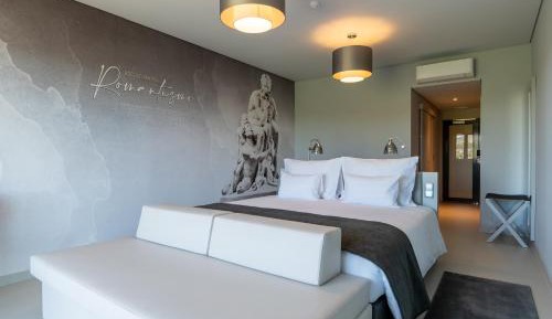 Family Room (2 Adults + 2 Children)