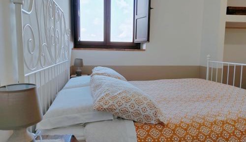 Apartment with Mountain View