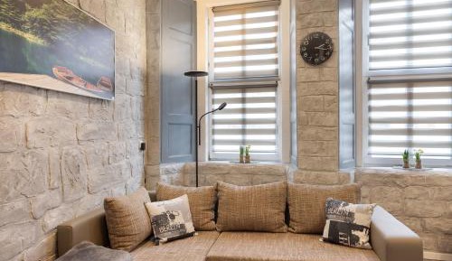 Superior One-Bedroom Apartment