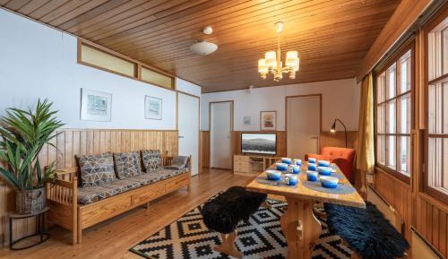 Four-Bedroom Apartment with Sauna