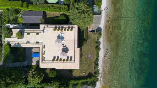 Villa - Beach Front