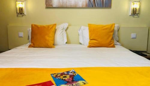 Special Offer - Fine Art Room Package 