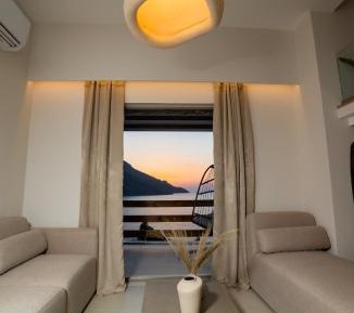 One-Bedroom Deluxe Apartment