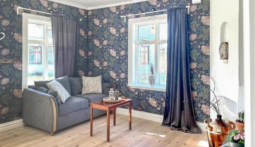 One-Bedroom Holiday Home