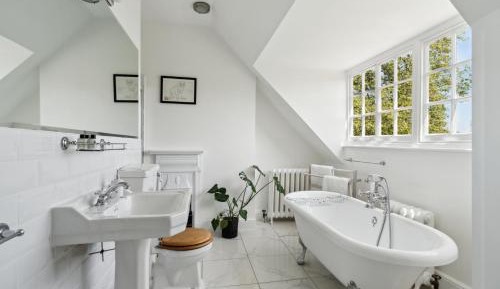 Deluxe Double Room with Bath