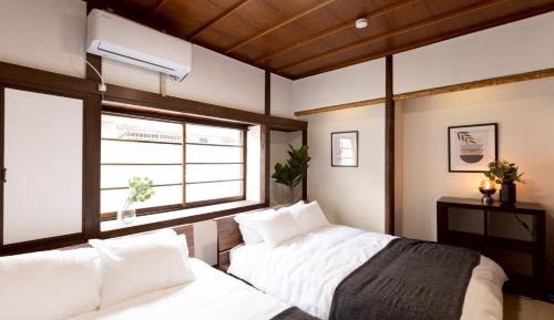 Three-Bedroom Apartment with Balcony