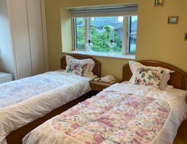 Twin Room with Private Bathroom