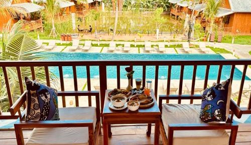 Bungalow - Water Front 