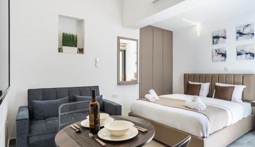 Studio Apartment with One Double Bed