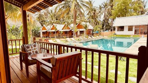 Bungalow - Water Front 