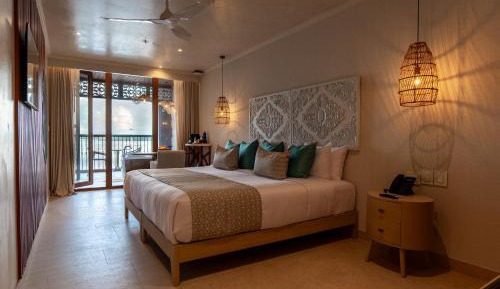 Luxury Suite with Spa Bath
