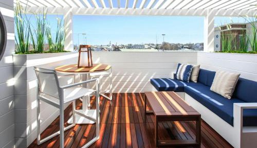 King Room with Balcony and City View
