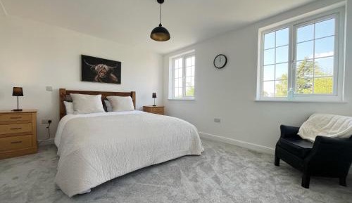 Deluxe Two-Bedroom Apartment with Garden View