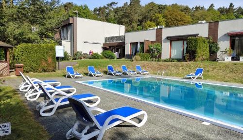 Apartment with Pool View 