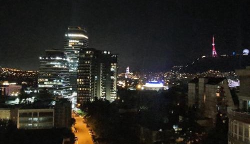 One-Bedroom Apartment with City View