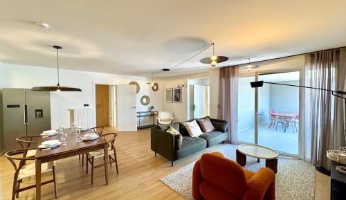 Four-Bedroom Deluxe Apartment